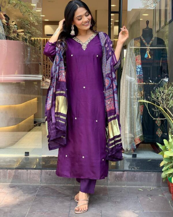 Purple suit set with heavy dupatta set - Image 6