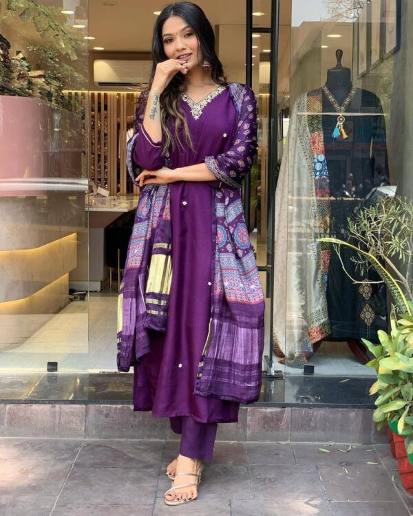 Purple suit set with heavy dupatta set - Image 3