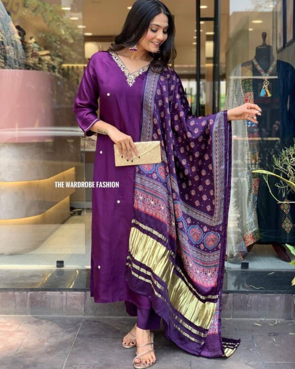 Purple suit set with heavy dupatta set - Image 5