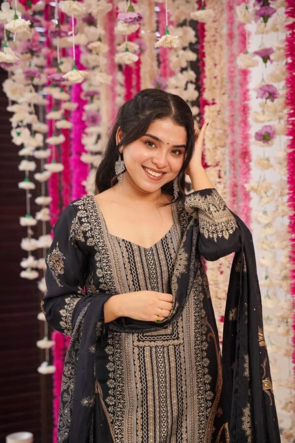 Indian ethnic wear set - Image 9