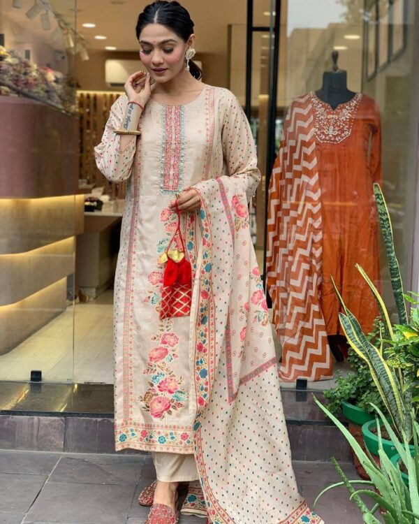 Model satin febric with print & work 3 peace suit set - Image 7