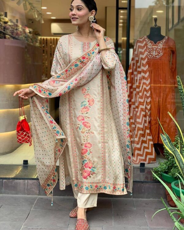 Model satin febric with print & work 3 peace suit set - Image 9