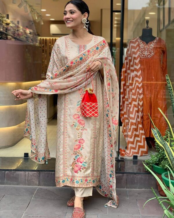 Model satin febric with print & work 3 peace suit set - Image 10