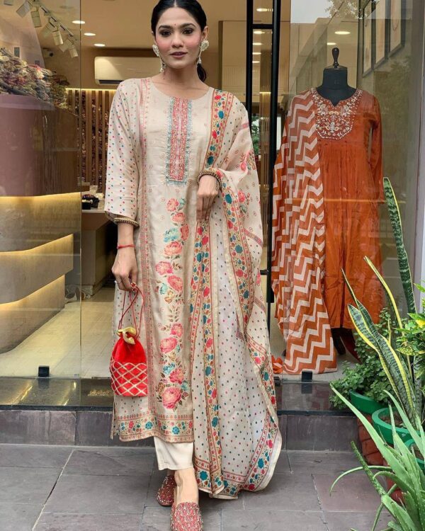 Model satin febric with print & work 3 peace suit set - Image 11