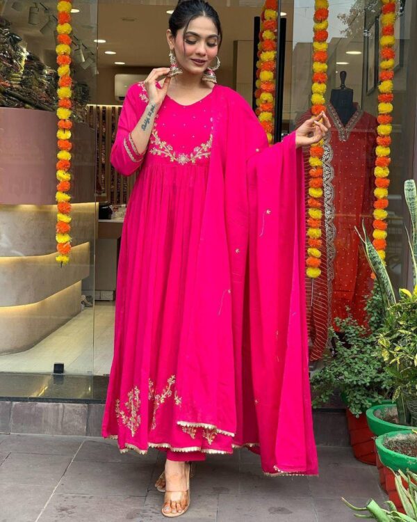 Pink Gown with dupatta - Image 2