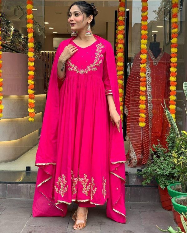 Pink Gown with dupatta - Image 7