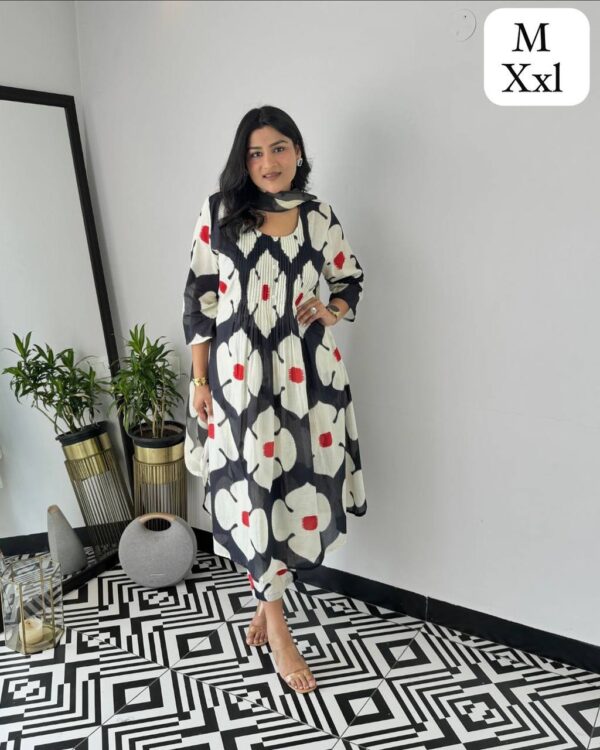 Floral gerorgette anarkali gown dupatta with pant - Image 2