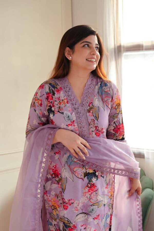 Printed silk suit set with organza dupatta - Image 3