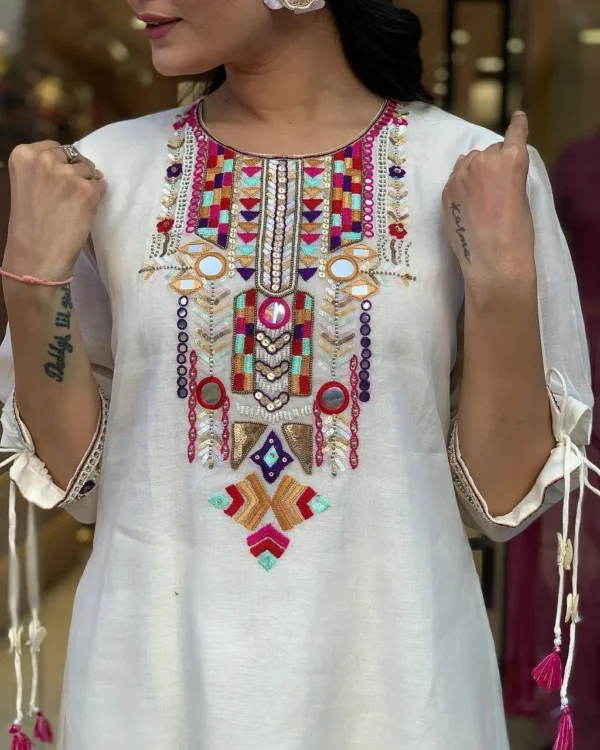 Elegant Embroidered Kurta Set for Women - Image 8