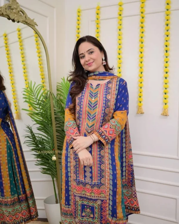 Royal Blue Printed Kurta Set for Women - Image 5