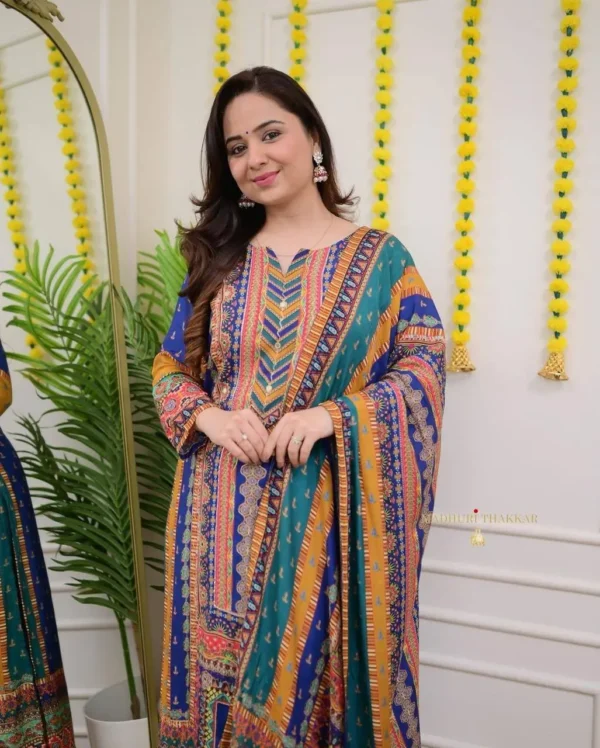 Royal Blue Printed Kurta Set for Women - Image 3