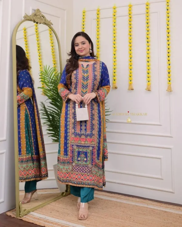 Royal Blue Printed Kurta Set for Women - Image 2