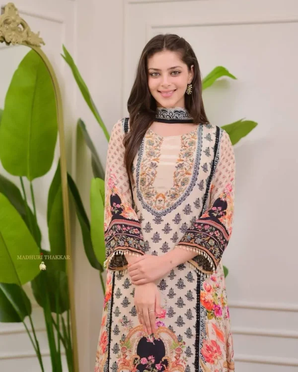 Designer Kurti Set with Dupatta Elegant Ethnic Wear for Women - Image 2