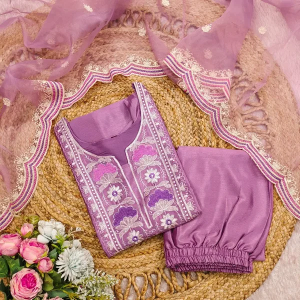 Light Pink Embroidered Kurta Set for Graceful Festive Looks - Image 6