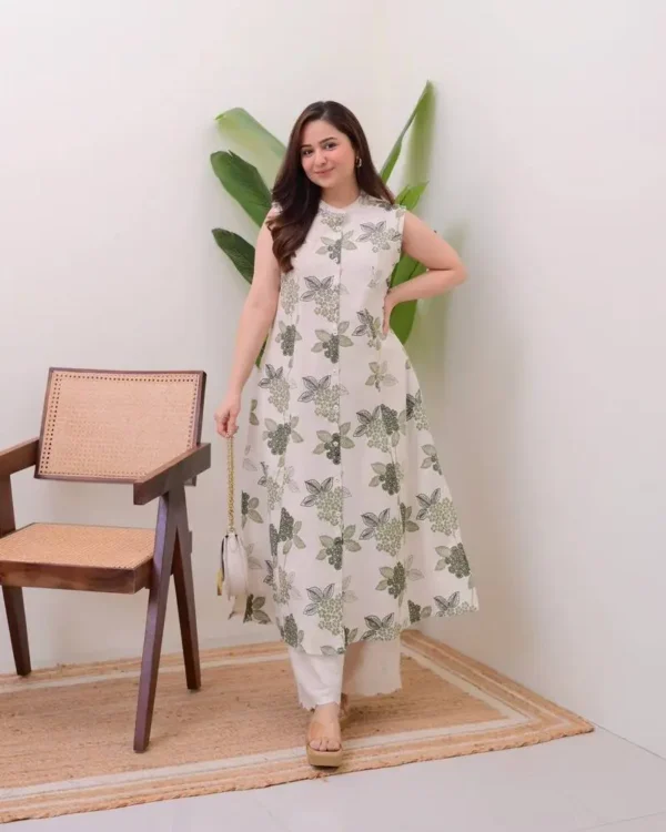 Elegant Sleeveless Kurti Set - Image 19