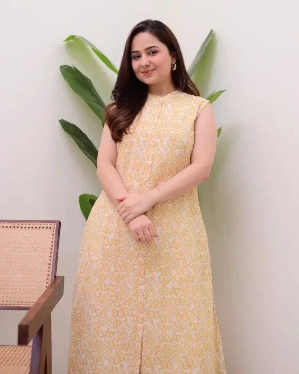 Elegant Sleeveless Kurti Set - Image 40