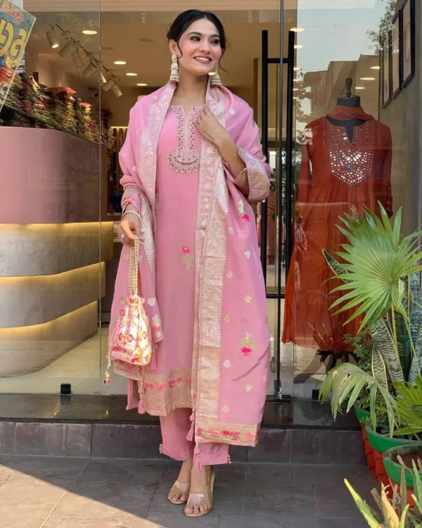 Elegant pink kurta set with zari border dupatta