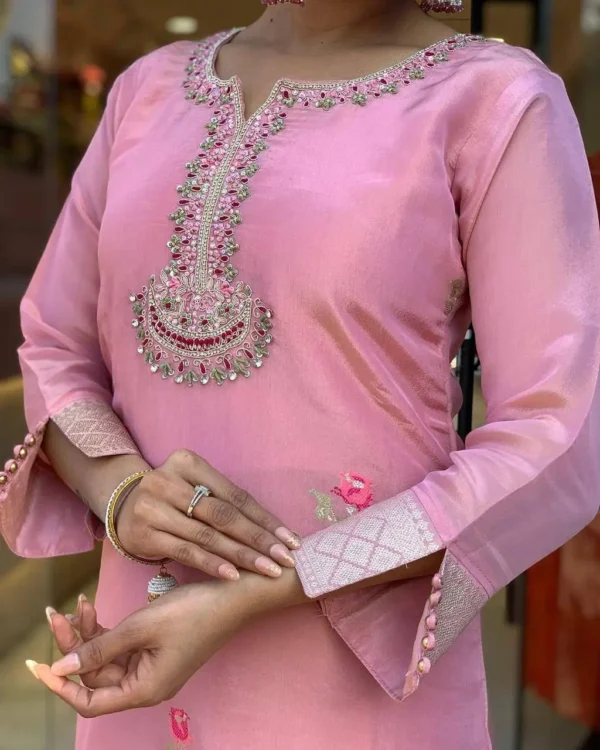 Set with Floral Embroidery - Image 11