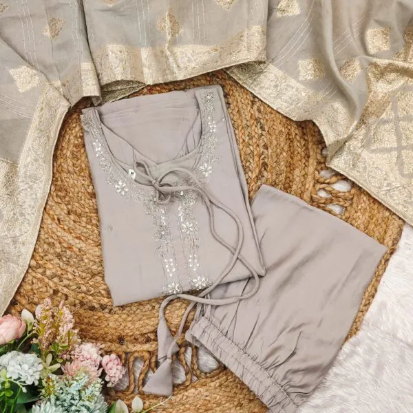 3 pic suit set - Image 9
